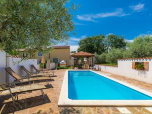 Apartment Pied-A-Terre-2 by Interhome