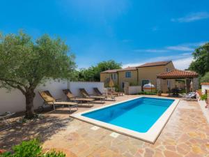 Apartment Pied-A-Terre-2 by Interhome