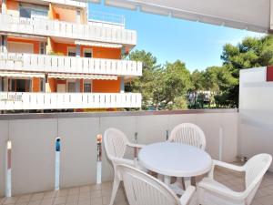 Apartment Cavallino-5 by Interhome