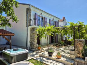 Holiday Home Katarina by Interhome