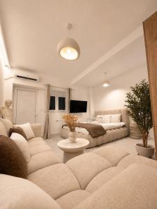OIKΩS Home Living