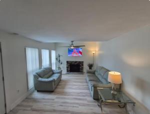 Madeira Beach Retreat | Private Pool | 2BR2BA | Steps from the Gulf | Sleeps 4
