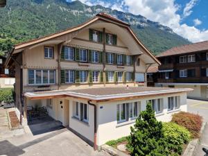 B Post Apartment , freshly renovated, top location near Interlaken