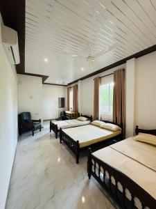 Royal Inn - Weerawila