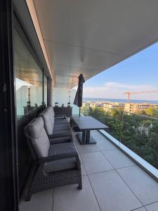 VOGH Olimp Premium Sea View Escape