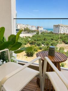 Oliva Luxury Studio - Sea & Green View - Triple Towers - Beach & TGV by walk