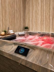 Alto Stays Suite 101 - Romantic Jacuzzi