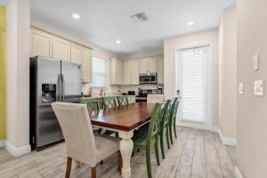 Tropical Cottage Near Disney With Margaritaville Resort And Island H20 Waterpark Access - 8049Ls