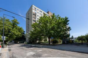 Warsaw Praga Apartment - Balcony & Metro Nearby - by Rentujemy