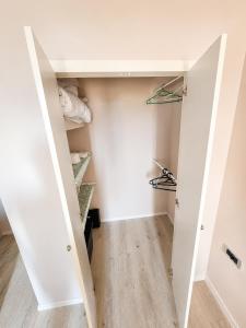 Tona Apartment 02