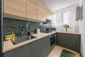 Warsaw Praga Apartment - Balcony & Metro Nearby - by Rentujemy