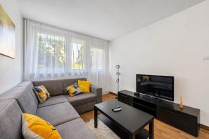 Warsaw Praga Apartment - Balcony & Metro Nearby - by Rentujemy