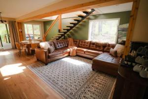 Unique Container Retreat with Creek Villa