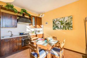 Johns House-Lakeview & shared pool - Happy Rentals