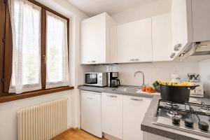 Ardaro 1 - Riva del Garda Apartment with 2 Balconies - Happy Rentals