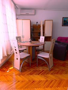 SKYLINE apartment