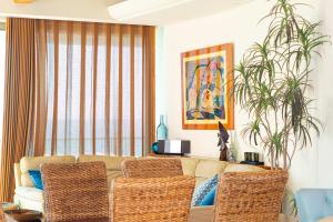 Beachfront Luxury at Tessoro 3BR Sleeps 8