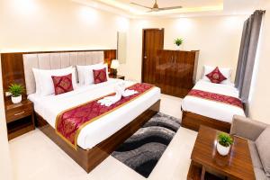 Hotel Boston Rooms by SOT - Affordable Stay near Taj #Parking #Ac #2 min drive to Taj
