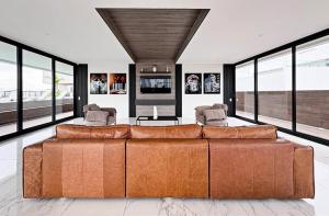 Balcon - TV cable - Piscina - Gym - Sauna - Juegos