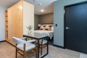 Vassar Flats Fully Furnished Extended Stay