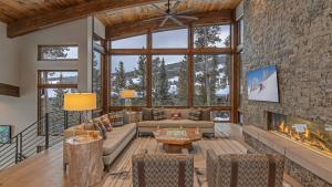 The Bears Den