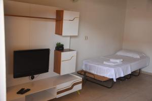 Safari Suit Hotel , Side