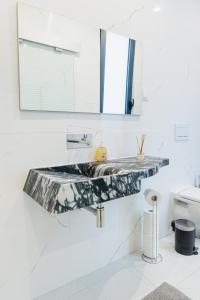 Modern 3-Bedroom Apartment - Near Arroios Metro