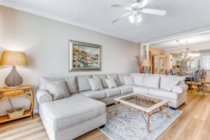 Spacious Gulf Front Condo with Private WD and Shared Pool