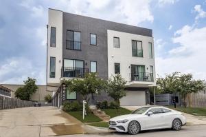 Spacious House w Private Office, Gym & Garage
