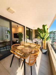 Luxury Las Condes Parking, AC, Pool, Metro & Shopping