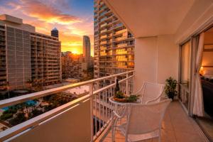 Ilikai Luxury Suites 1-Bd Ocean View w Free Parking and Car Included with 6 nights ILK-937 by KBM