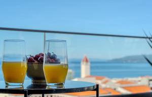 Nice Apartment In Makarska With Lake View