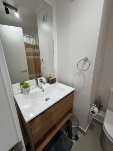 Nuevo y Hermoso Departamento frente al rio