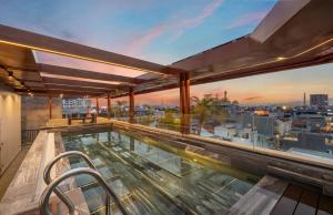 XHOME Danang Hotel & Suite - Free Laundry Service - 5 Mins to My Khe Beach