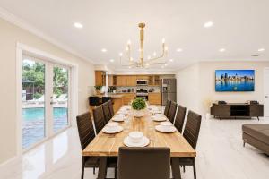 Breathtaking 5BR & 3BA Villa near Hollywood Beach