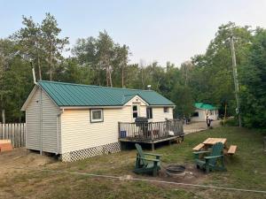 Private Beach Access -Cottage 15