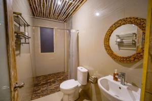 Bima Ubud-Designer Villa Room King Bed & Work Desk