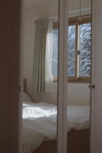 Entire Home Myoko Ski base Nagano 1 min walk to Lake Nojiri SUP inc