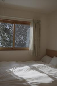 Entire Home Myoko Ski base Nagano 1 min walk to Lake Nojiri SUP inc