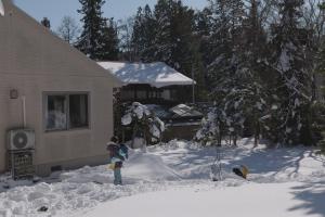 Entire Home Myoko Ski base Nagano 1 min walk to Lake Nojiri SUP inc