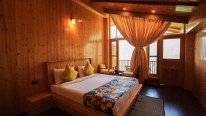 Echor Mountain Crest Jibhi