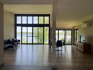 3-bedroom Englewood Lakefront Main House