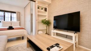 Oshiage 4min walk, Asakusa 3min, Ueno10min, FreeWi-Fi