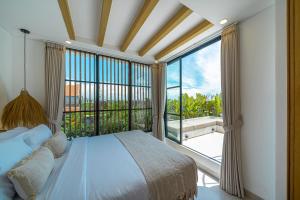 Savani - 3BR Chic Villa in Cemagi, Pool & Rooftop