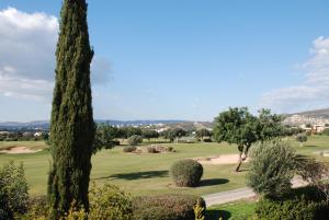 2 bedroom Villa Kornos with private pool and golf views, Aphrodite Hills Resort