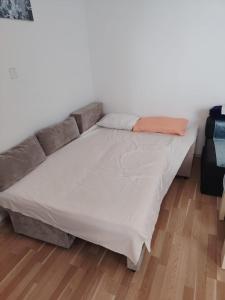 Studio Apartment Ema