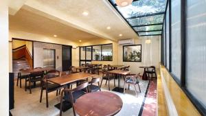 The Four Stories - Luxury near the Lake