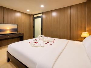 Diamond Crown Riverside