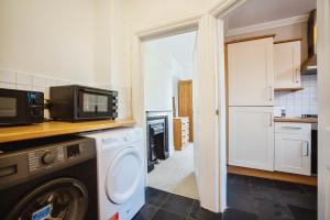 Large Victorian Apartment With High Speed Wifi 350mbps