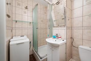 Sadyba Comfort Stay Apartment by BookingHost